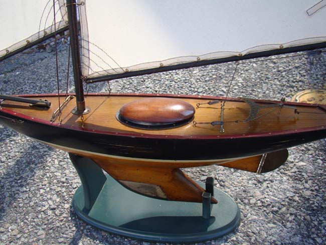 An attractive vintage Pond Boat — image 2